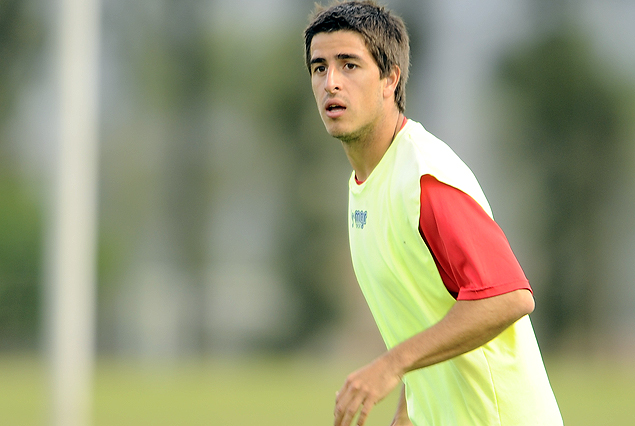 Ignacio Christophersen a la cancha en Miramar Misiones ante Peñarol. 