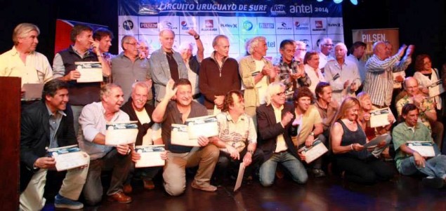 Surfistas históricos homenajeados.