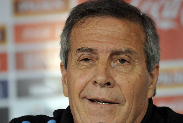 El Maestro Tabárez feliz en la conferencia de prensa por la Celeste mundial: "reconocemos que no ganamos pero frente a lo que conseguimos es anecdótico".