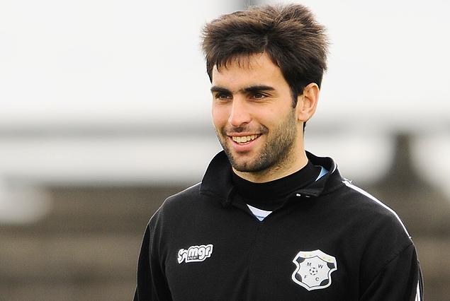 Rodrigo Pastorini en el ataque de Wanderers frente a Danubio.