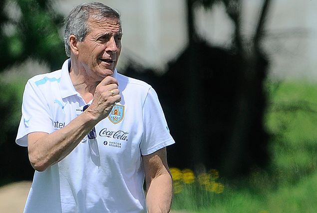 "Hemos tenido conversaciones, pero nadie me ofreció nada. Sólo seguiré como director técnico si se cumplen ciertas cosas", palabra de Oscar Tabárez.