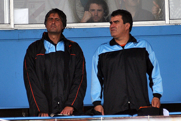 Alejandro Apud, entrenador de Sud América, en el Palco alto del Estadio Centenario. 