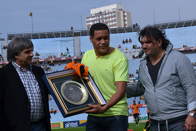 Darío Rodríguez recibió la plaqueta de Sud América por su trayectoria que inició en el "buzón".