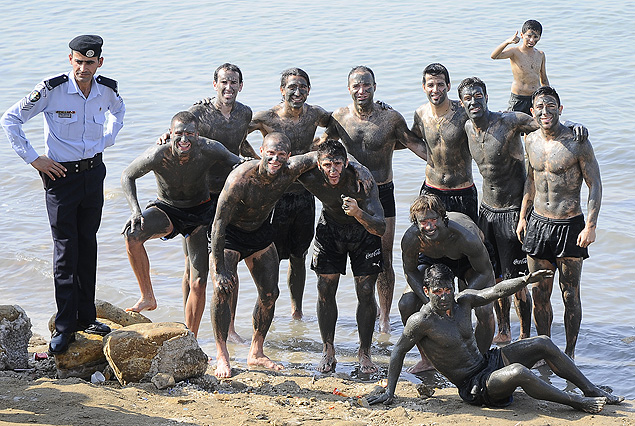 Los jugadores en la mañana del descanso en el Mar. 
