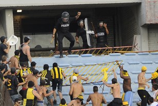 Los incidentes en la Tribuna Amsterdam.