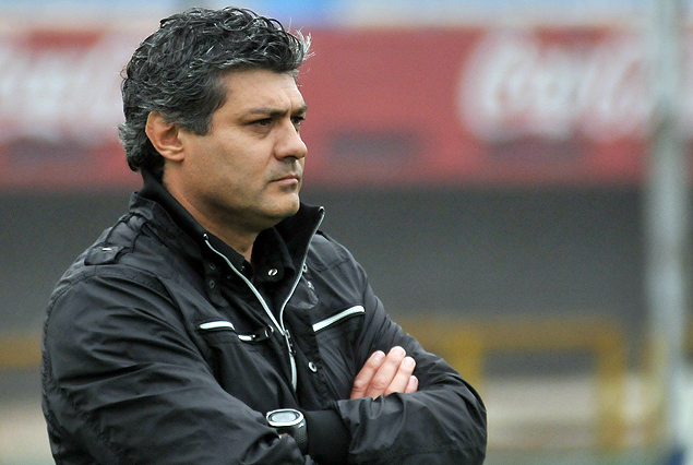 Jorge "Tito" Goncalvez, entrenador de Peñarol, en la nueva derrota de los aurinegros. 