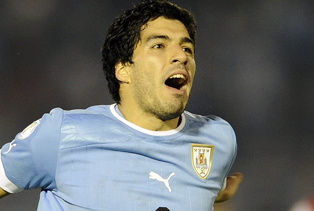 Luis Suárez reconocido en la Premier a puro gol.