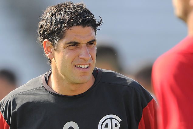 Guillermo Maidana, uno de los goleadores rojos, mantiene la titularidad.