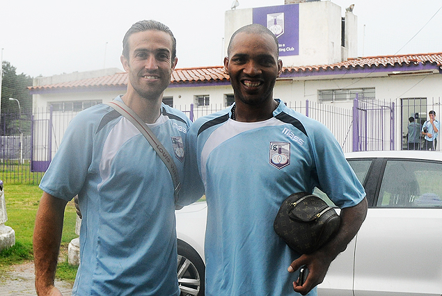 Matías Alonso y Mario Regueiro en el entrenamiento de Defensor Sporting. 