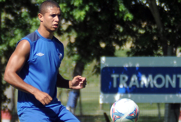 Diego Arismendi entrenando en Los Céspedes. Nacional cumplió la primera parte del trabajo. Desde el lunes concentración. 