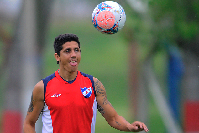 Henry Giménez el jueves en Los Céspedes: el delantero en la cuenta regresiva a su debut en Nacional.