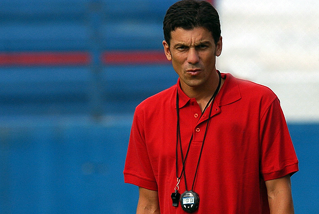 Mauricio Larriera es el nuevo DT de Racing y asume funciones el lunes.