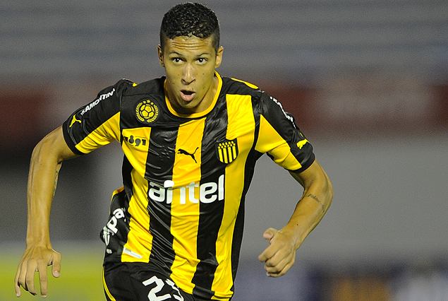 El juvenil Kevin Méndez, debutó en filas de Peñarol. Un jugador de enorme proyección.