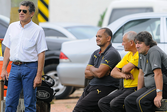 Fernando Morena estuvo mirando la práctica del primer equipo de Peñarol.