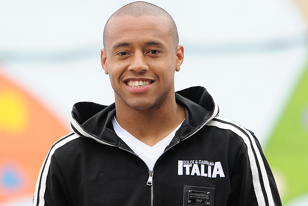 Pablo Pintos en mayo pasado, cuando pasó por el Franzini rumbo a Turquía para rescindir contrato. Ahora lo hace con Tigre y vuelve a los violetas. 