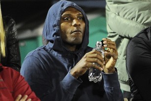 Marcelo Zalayeta no jugó el clásico y siguió el partido desde la Platea América. 