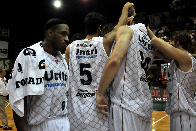 Uberlandia de Brasil derrotó a Leones Ponce a primera hora.