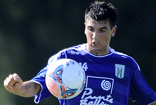 Carlos Daniel Acosta se le ve muy evolucionado, pero no está aún para entrar en convocatoria.