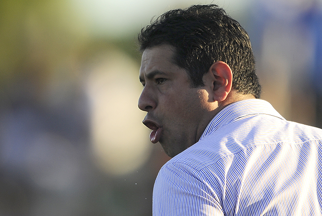 Eduardo Uzal alcanzó ante El Tanque Sisley la primera victoria en el Clausura y la tercera desde su llegada al club.