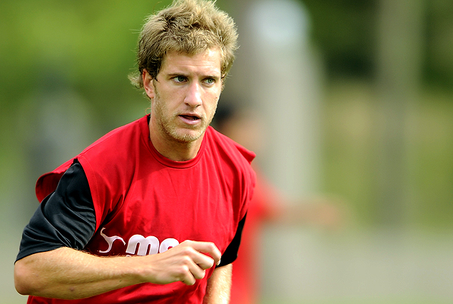 Federico Laens en carrera al ataque y pendiente de la habilitación.