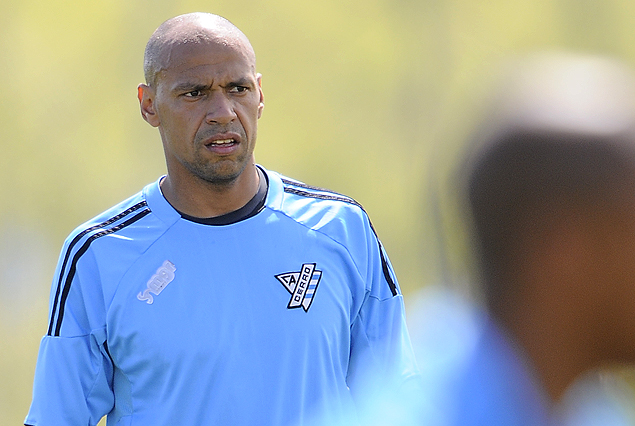 Gustavo Varela cumplió la fecha de suspensión y está pronto para volver. 