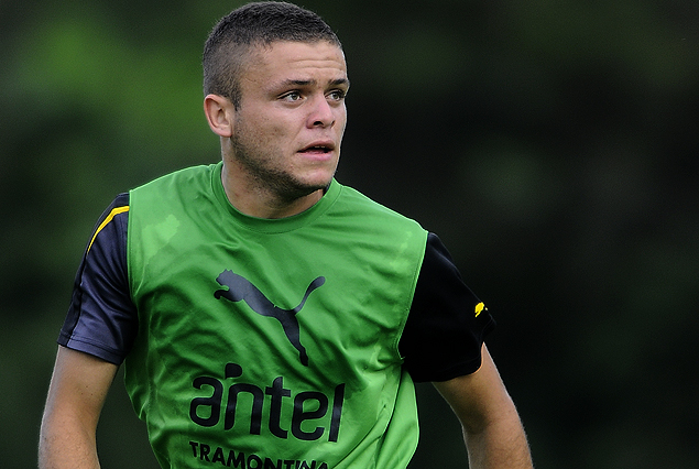 Joanthan Rodríguez a la ofensiva de Peñarol en la Copa.