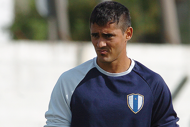 Cristian Latorre, una de las cuatro variantes que ensaya Jorge Giordano frente a Defensor Sp.