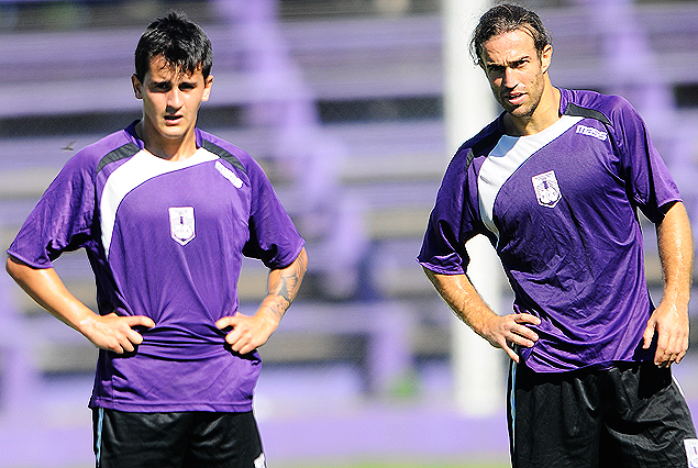 Adrián Luna y Matías Alonso, dupla de cambio en la ofensiva de Defensor Sporting.