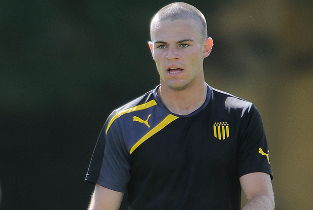 El juvenil Nahitan Nandez estará en el banco el sábado en Jardines.