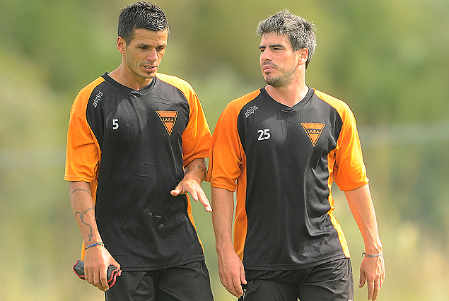 Richard Pellejero y Fabián Yantorno, dupla de contención en el medio de Sud América. 