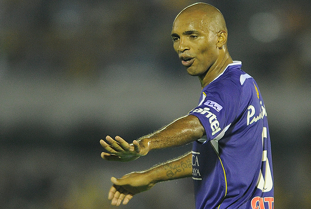 Mario Regueiro en el partido; golazo y centros temibles en el repertorio.
