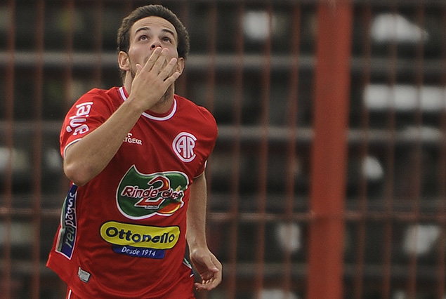 » Octavio Rivero fue la mejor figura de la cancha