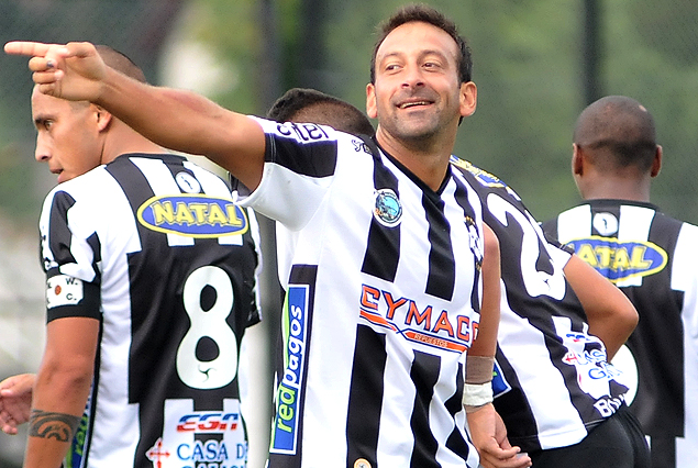 Sergio "Chapa" Blanco es la imagen de la alegría de Wanderers: el delantero convirtió el tercer gol del equipo que goleó 4:0 a Cerro Largo.