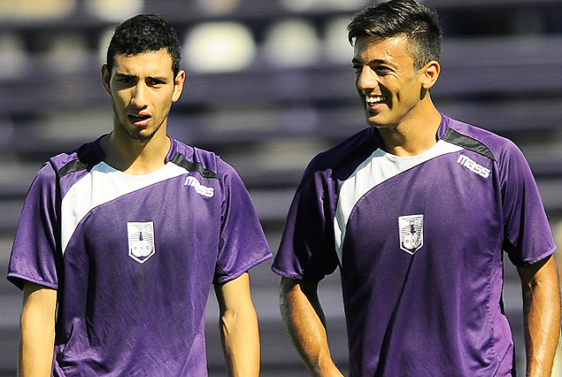 Emilio Zeballos y Robert Herrera, no se muevan de los laterales.