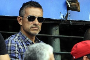 Líber Vespa también siguió el partido en el Estadio violeta.