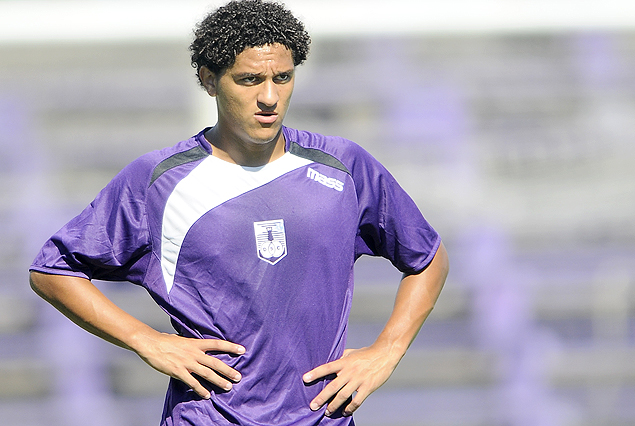 El brasileño Felipe Gedoz será titular esta noche..