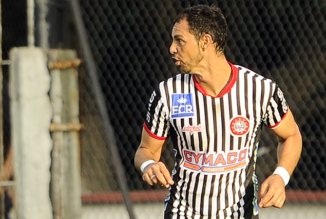 Adrián Romero, dos veces expulsado en el actual Torneo Clausura, le queda un partido por cumplir.