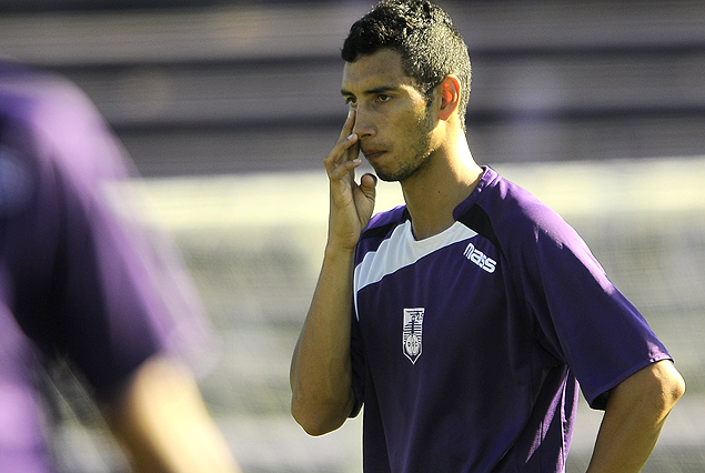 Emilio Zeballos vuelve al lateral derecho del violeta.