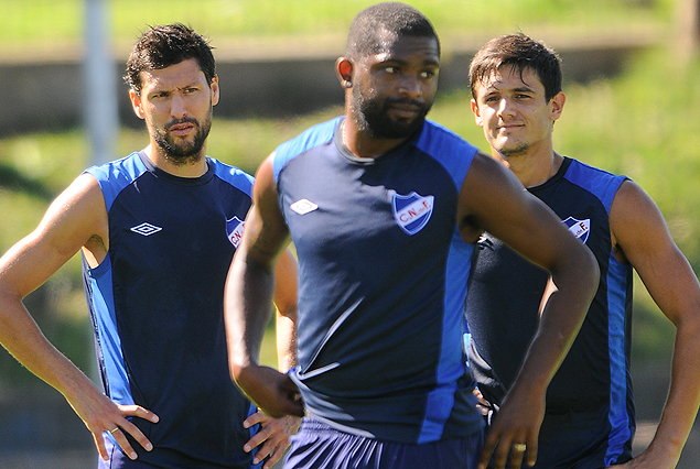 Ignacio González, Santiago García y Darwin Torres, jugadores que podrán ser tenidos en cuenta por el entrenador. 