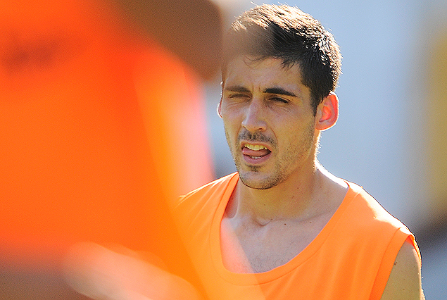 Claudio Inella en carrera al mediocampo.