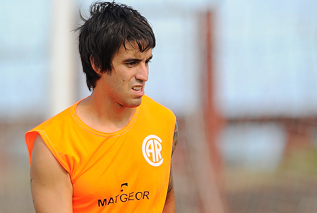 Marcelo Lacerda a la zaga de Rentistas si Cafu Barbosa no llega en condiciones.