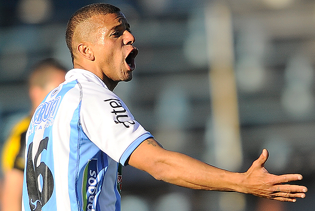 Daniel Leites grita su gol, que sirvió para el último triunfo cerrense ante Peñarol por el Uruguayo. Fue el 27 de octubre pasado, por el Apertura en el Tróccoli, cuando le ganaron 1 a 0.