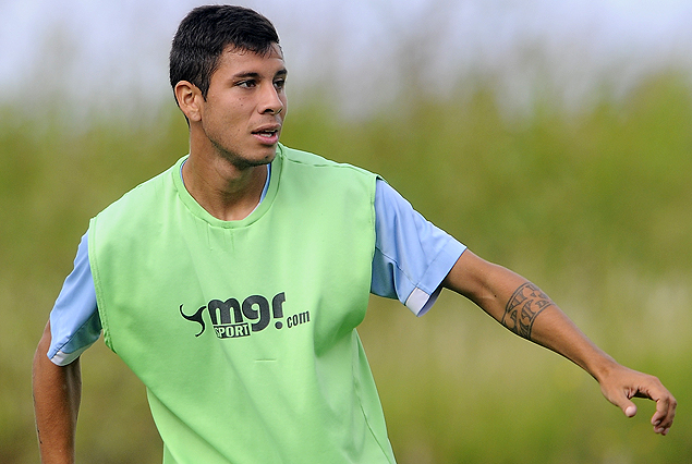 Mauricio G?mez, ex Pe?arol, en el lateral derecho de Wanderers.