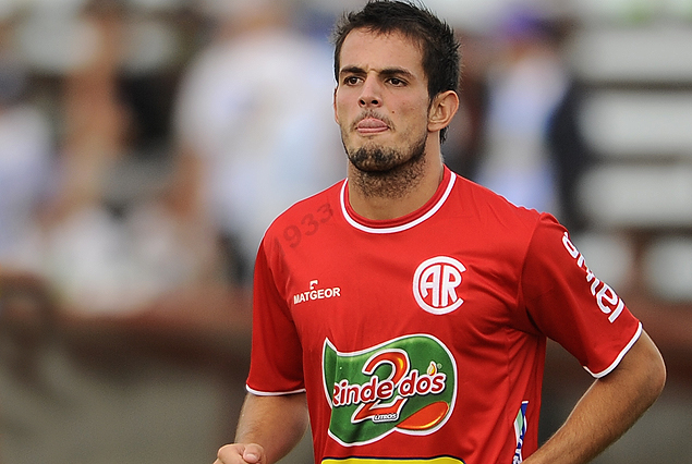 Octavio Rivero al ataque en Rentistas.