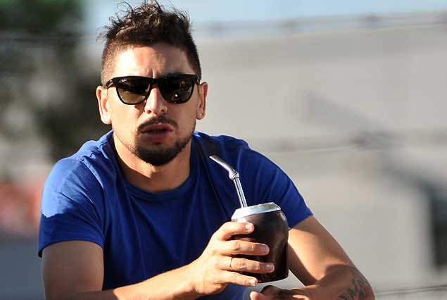 Pablo Castro, espera que llegue la habilitación desde Grecia para debutar con los cebritas.