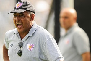 Juan Tejera, el técnico de Fénix, no dejó pasar por alto. Una postal de cómo vivió el partido. 