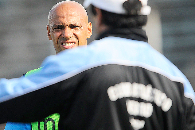 Gustavo Varela si llega en condiciones es alternativa del técnico Pablo Rodríguez en el lateral derecho.