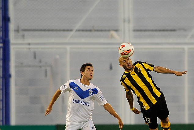 Imágen que pocas veces vemos en la Copa. Fue el 12 de marzo del año anterior. Vélez ganó en el Amalfitani 3 a 1 a Peñarol, a puertas cerradas.