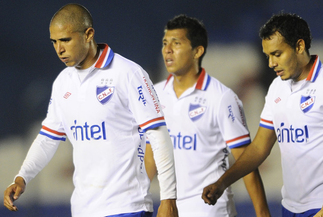 La imagen de la derrota. Una postal de este Nacional que sigue sumergido en la desesperación. Juventud le dio otro empujón. 