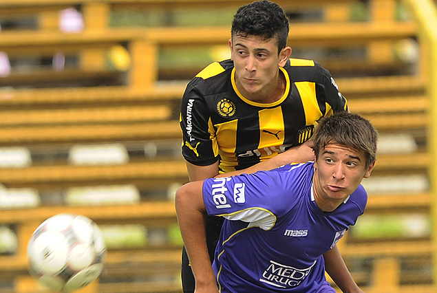 Peñarol y Defensor Sporting en Las Acacias.